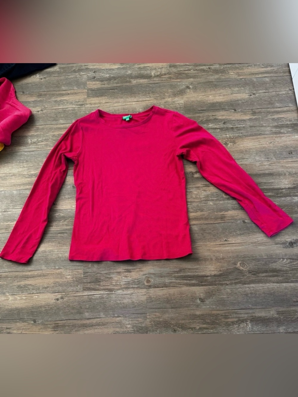 United Colors of Benetton fuchsia long-sleeve crewneck top